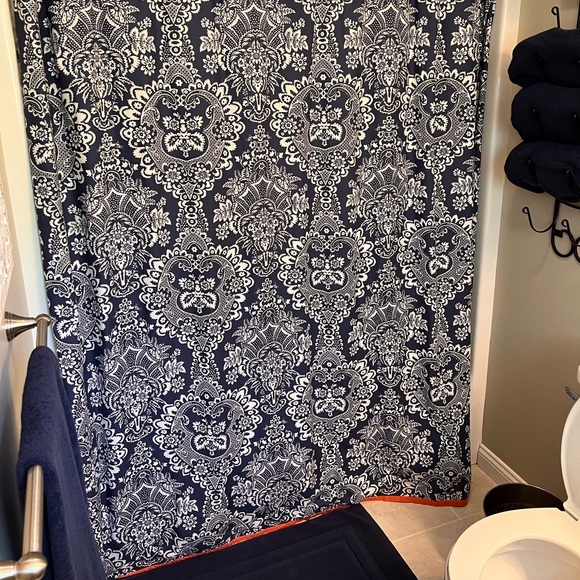 •Pottery Barn• Navy/White Shower Curtain - Picture 2 of 3